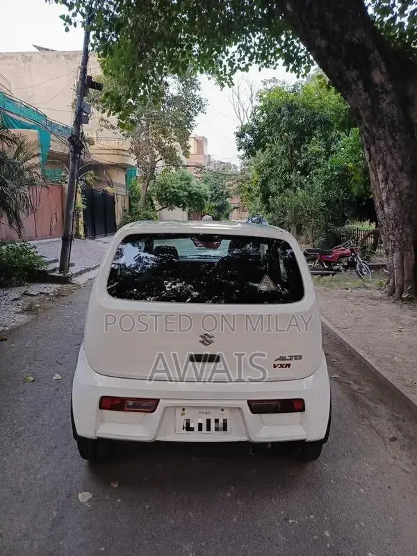 Suzuki Alto VXR Compact Hatchback - Low Mileage Almost New Vehicle