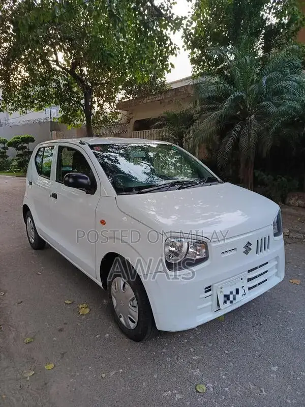 Suzuki Alto VXR Compact Hatchback - Low Mileage Almost New Vehicle