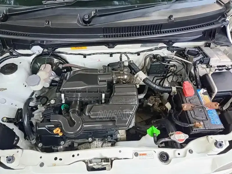 Suzuki Alto VXR Compact Hatchback - Low Mileage Almost New Vehicle