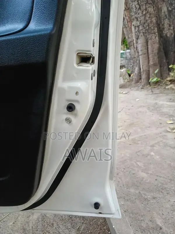 Suzuki Alto VXR Compact Hatchback - Low Mileage Almost New Vehicle