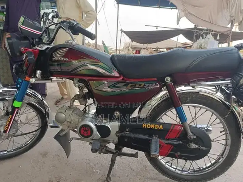 CD 70 2023 Motorcycle Model - Advanced Two-Wheeler Design