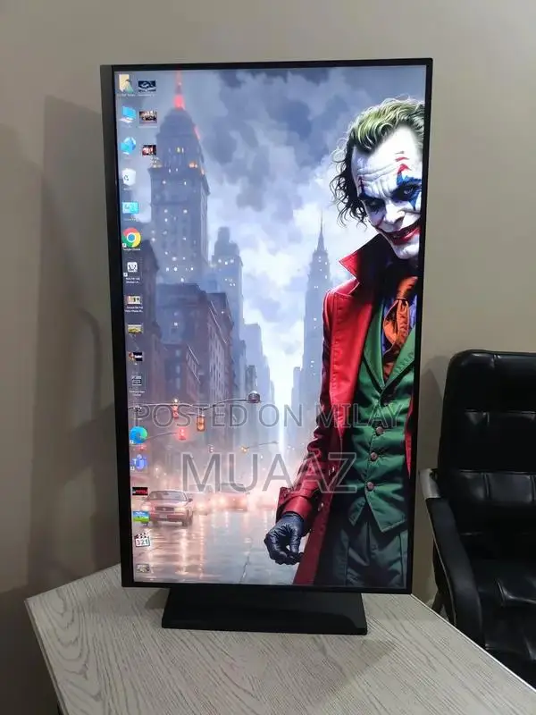 Samsung 32-inch 4K Professional Borderless LED Monitor