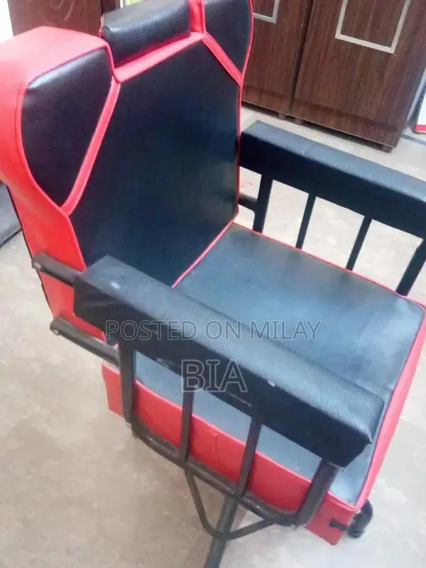 Modern Pourlr Chair - Quality Furniture Piece