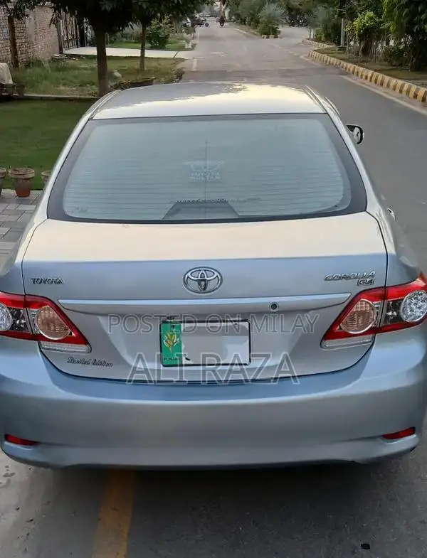 Toyota GLi 2013 Sedan - First Owner Vehicle