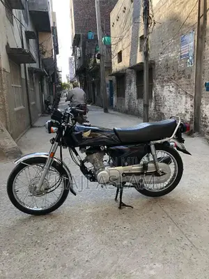 Honda CG 125 Motorcycle 2025 Model Low Mileage