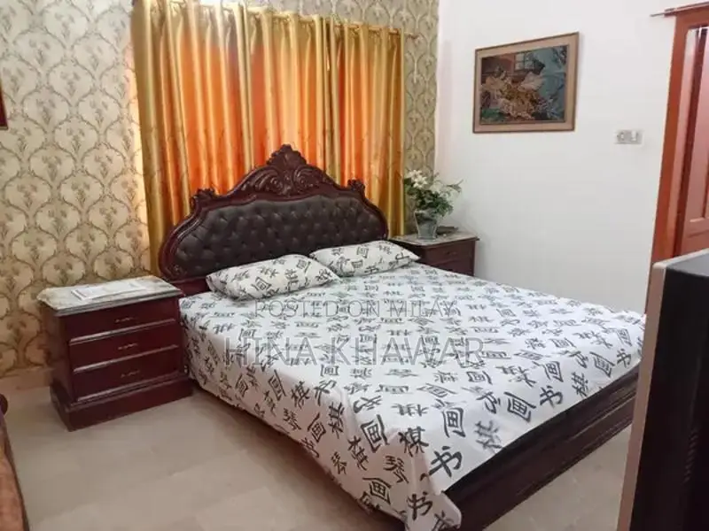 Male-Only Furnished Room in PECHS Ground Floor
