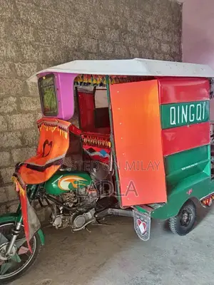 Qingqi Rickshaw 2014 Model Three-Wheeler Vehicle