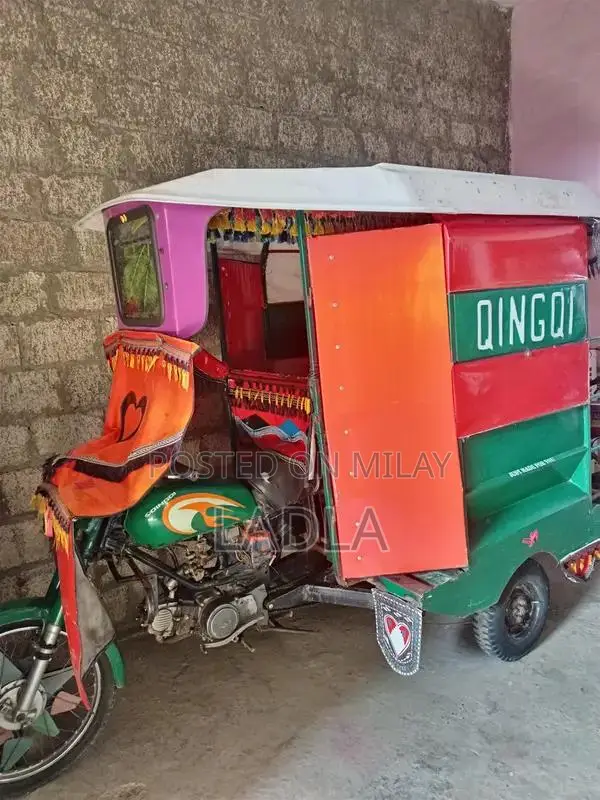 Qingqi Rickshaw 2014 Model Three-Wheeler Vehicle