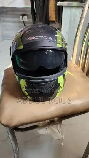 Original Vector Full-Face Motorcycle Helmet with Flip-Up Visor
