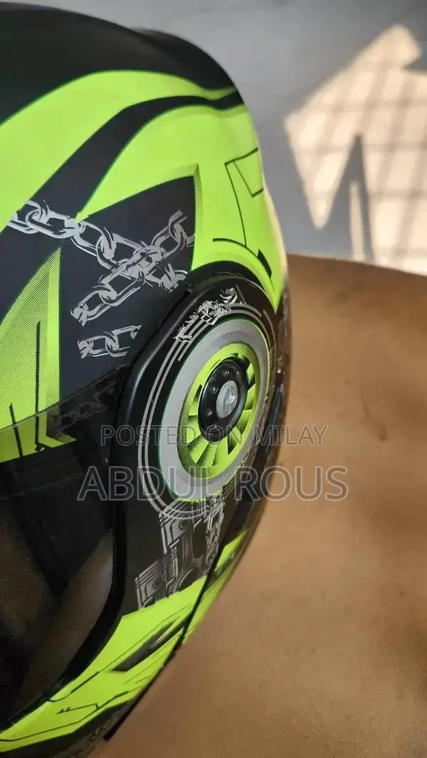 Original Vector Full-Face Motorcycle Helmet with Flip-Up Visor