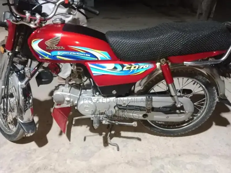 Honda CD 70 Motorcycle - Reliable Single Cylinder Bike
