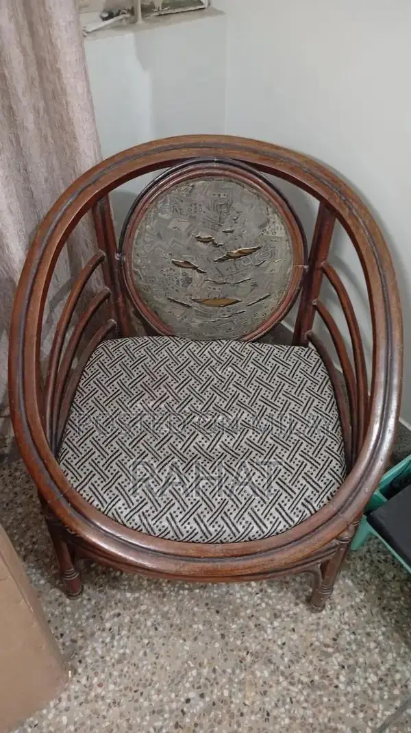 Comfortable Sofa-Style Chairs with Fabric Replacement Option