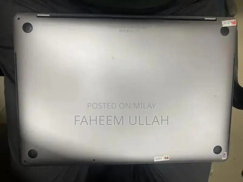 MacBook Pro 15-inch 2017 Touch Bar Intel Core i7 Laptop