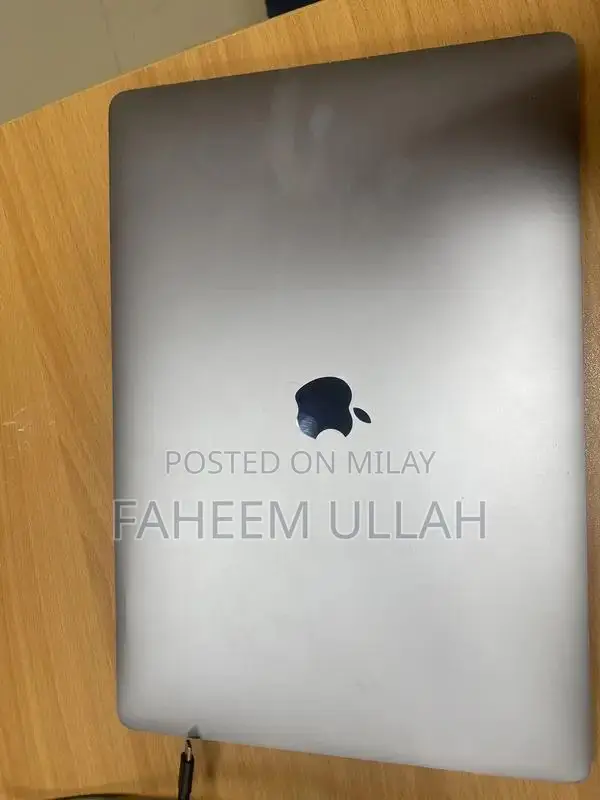 MacBook Pro 15-inch 2017 Touch Bar Intel Core i7 Laptop