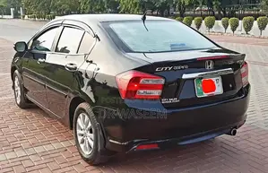 Honda City 2017 Sedan - Fully Genuine Condition