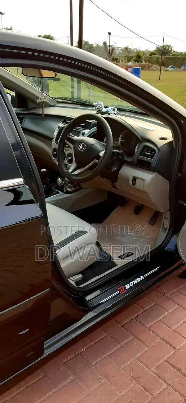 Honda City 2017 Sedan - Fully Genuine Condition