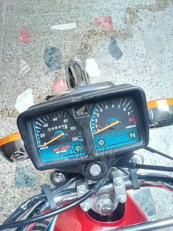 Honda 125cc Motorcycle - High-Performance Lightweight Bike