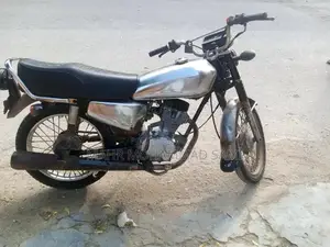 Photo - Honda Atlas CG 125 Motorcycle 2012 Model