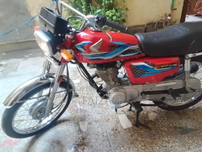 Honda 125cc Motorcycle - High-Performance Lightweight Bike