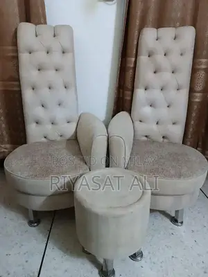 Photo - Comfortable 2 Seater Sofa - Nearly New Condition