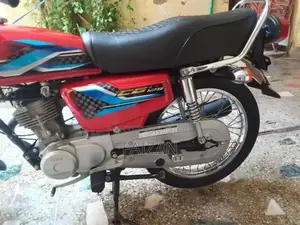 Honda 125cc Motorcycle - High-Performance Lightweight Bike