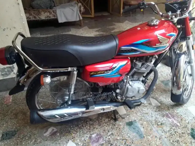 Honda 125cc Motorcycle - High-Performance Lightweight Bike