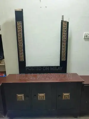 Dresser with Minor Damage, Repairable Condition