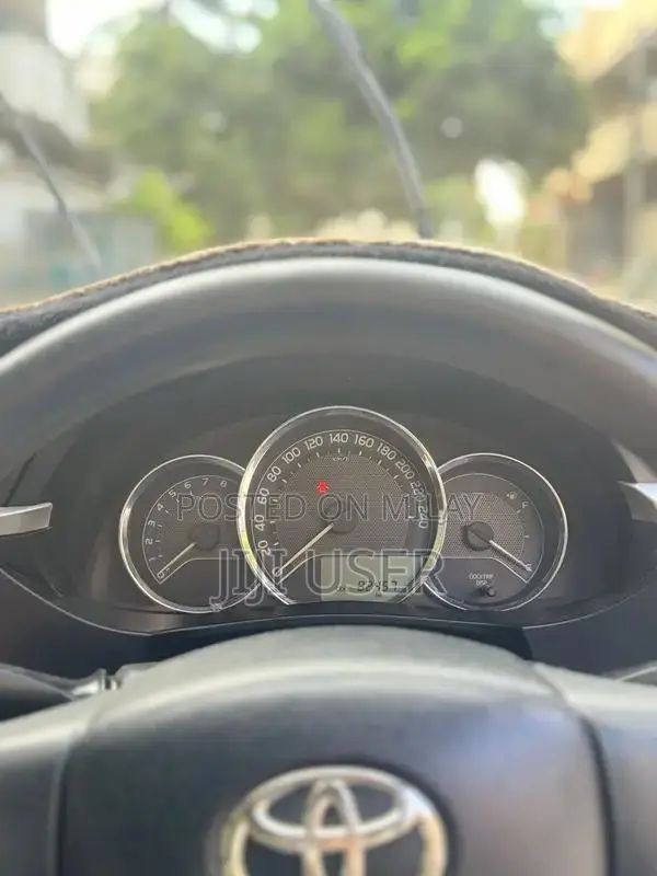 Toyota Corolla Gli Automatic Sedan 2015