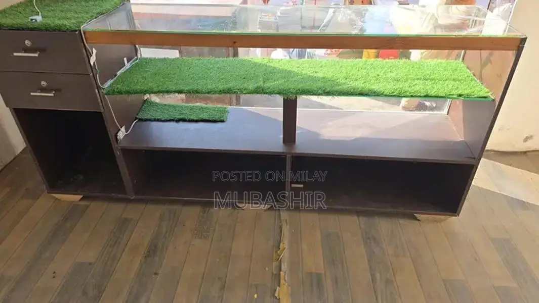 Shop Counter - Elegant and Stylish Retail Display Furniture