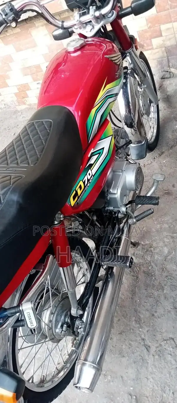 Honda 70 Motorcycle 2022/2023 Model - Reliable Two-Wheeler