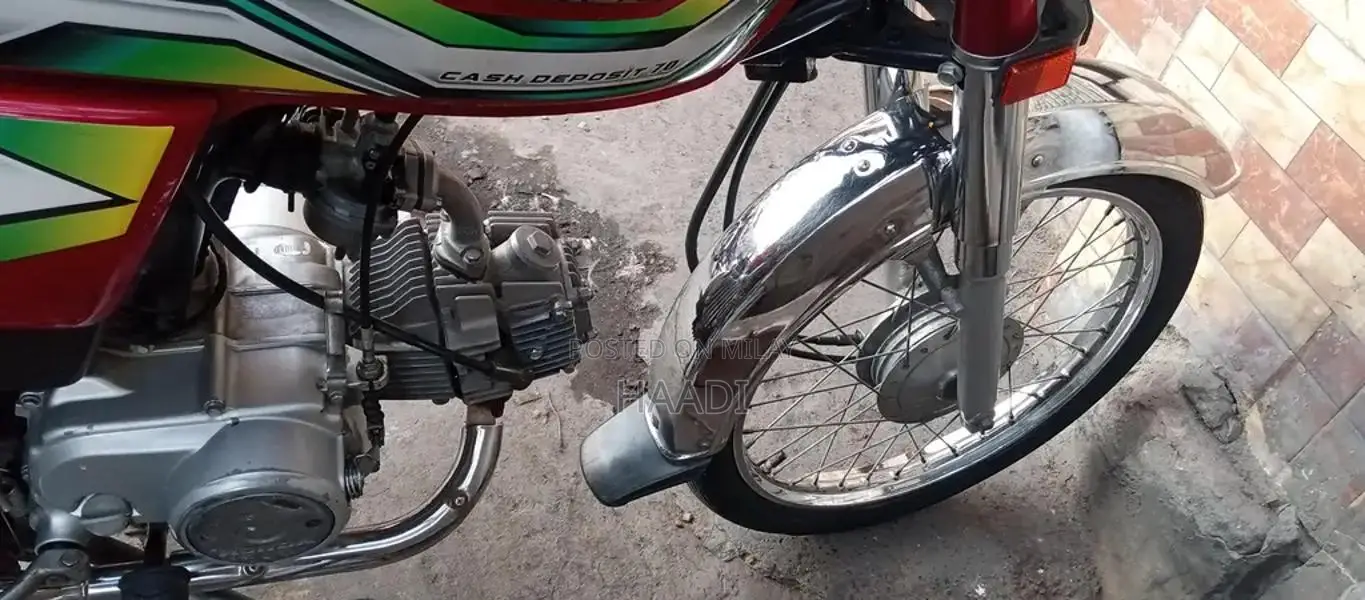Honda 70 Motorcycle 2022/2023 Model - Reliable Two-Wheeler