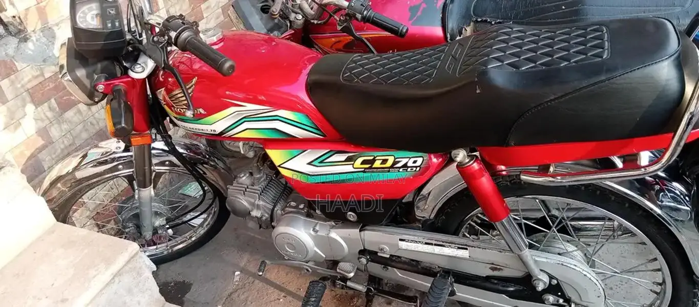 Honda 70 Motorcycle 2022/2023 Model - Reliable Two-Wheeler