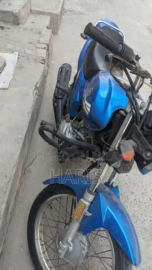 YBRZ 125cc Motorcycle - Compact Urban Commuter