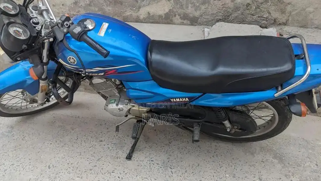 YBRZ 125cc Motorcycle - Compact Urban Commuter