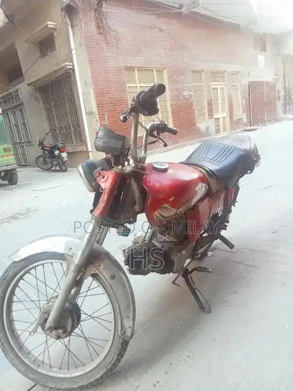 Metro 70cc Motorcycle - Reliable Two-Wheeler