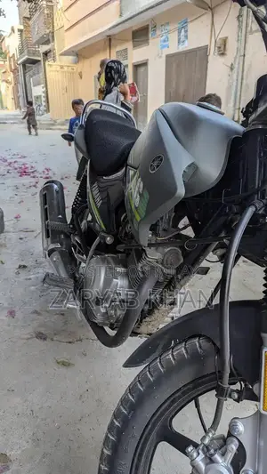 Yamaha YBRG 125 Motorcycle - 2023 Model, Low Mileage