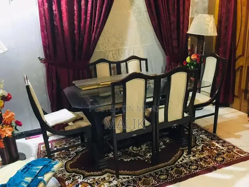 Elegant 6-Chair Dining Table Set in Beautiful Condition