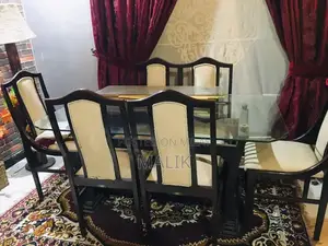 Elegant 6-Chair Dining Table Set in Beautiful Condition