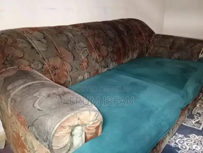 Spacious 7 Seater Living Room Sofa Set