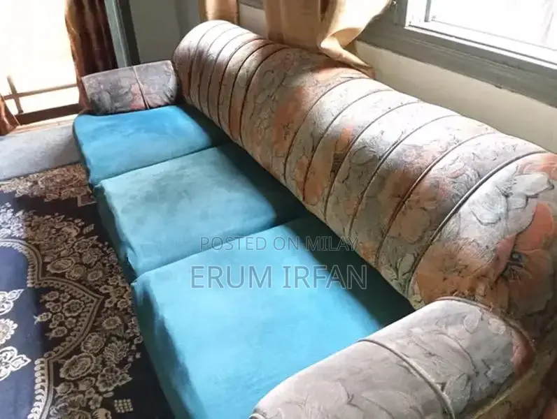 Spacious 7 Seater Living Room Sofa Set