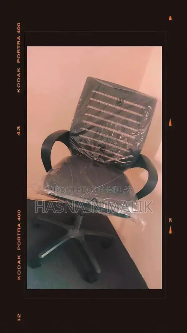 Lightly Used Office Chair in Excellent Condition
