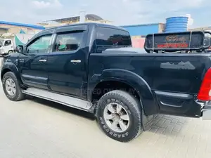 Photo - Toyota Vigo Double Cab Pickup Truck - Well-Maintained Condition