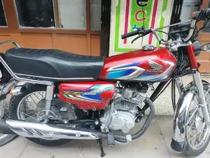 Photo - Honda Bike in Excellent Condition - Ready to Ride