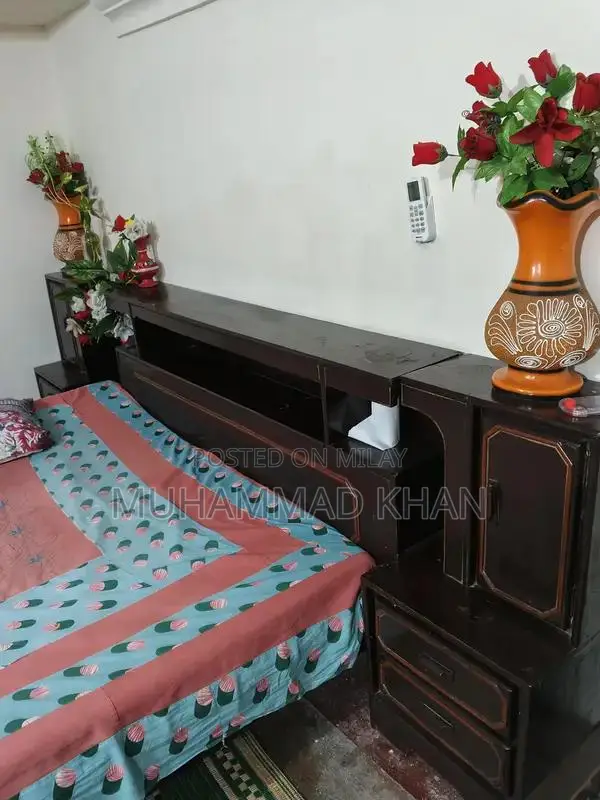 Versatile Bed Set: 2 Single Beds and 1 Double Bed