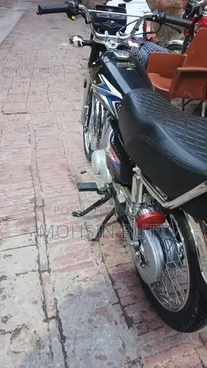 Photo - Honda 125cc Motorcycle - New Single Cylinder Bike