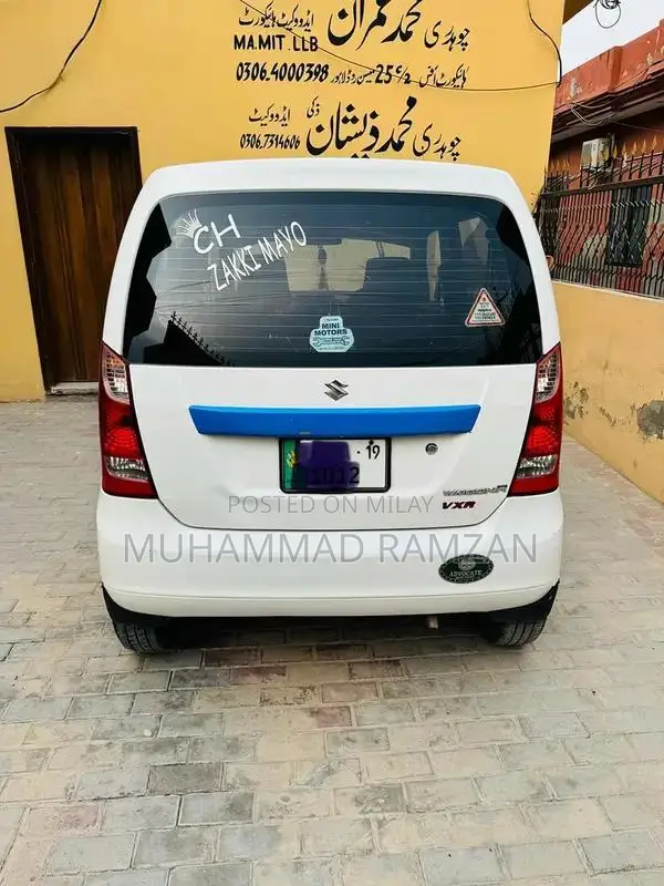 Suzuki WagonR VXR White Hatchback with Alloy Rims