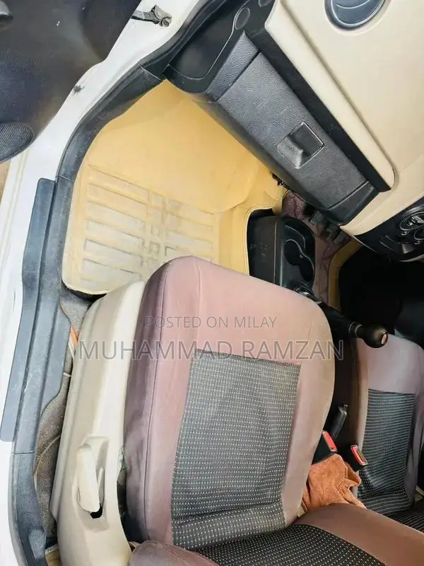 Suzuki WagonR VXR White Hatchback with Alloy Rims