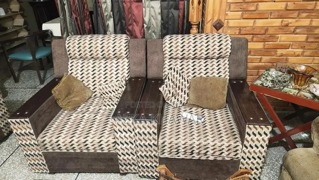 Spacious 7 Seater Sofa - Comfortable Soft Seating