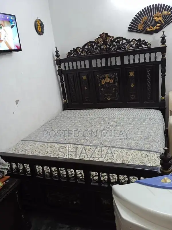 Bedroom Furniture Set with Bed and Dressing Table