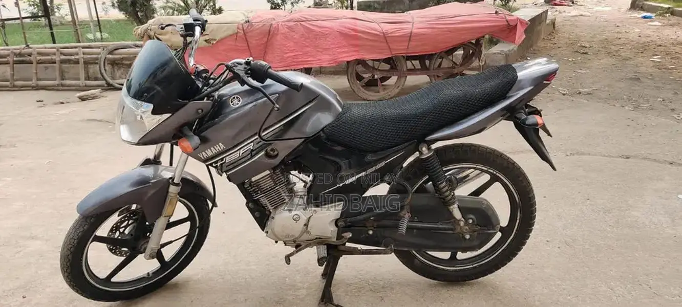 Yamaha YBR 125 Motorcycle - 2017 Model with Clear Documentation